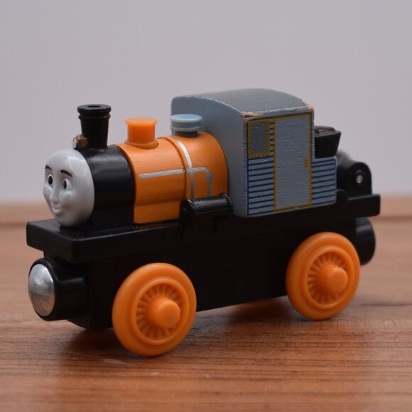 Dash Orange 2012 - Thomas & Friends Wooden Railway Train Engine Magnetic Y4384 - Picture 2 of 7